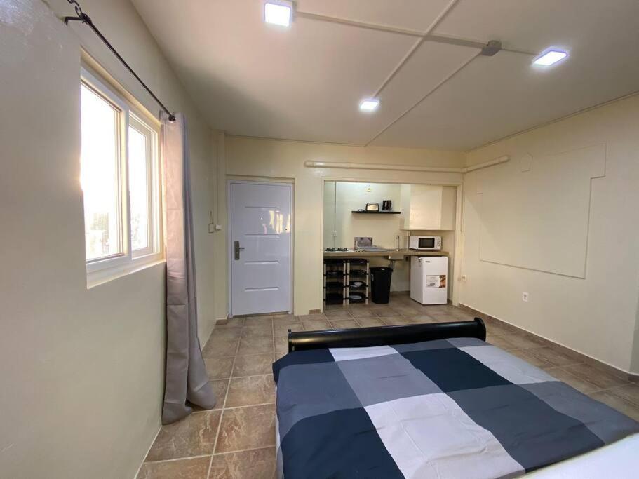 Cozy Studio Apartment Minutes From The Beach Willemstad Exterior photo