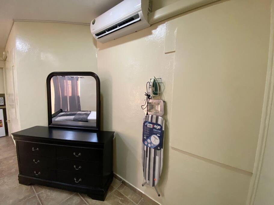 Cozy Studio Apartment Minutes From The Beach Willemstad Exterior photo