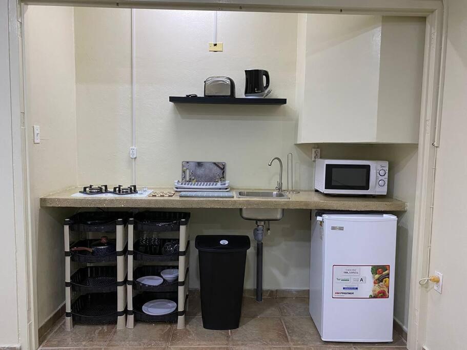 Cozy Studio Apartment Minutes From The Beach Willemstad Exterior photo